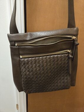 Woven Front Crossbody Bag in Dark Brown with Gold Zippers
